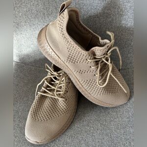 Brown Lightweight Men’s Sneakers Sz 8 - 40